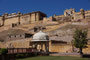 Indien. Das Amber Fort. Der gewaltige Festungspalast wurde 1592 auf Befehl von Raja Man Singh I. auf den Fundamenten älterer Burganlagen aus dem 11. Jahrhundert errichtet. 