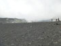 Papua Neuguinea. Provinz East New Britain. Der Vulkan Mt. Tavurvur begrub im Jahre 1994 die Stadt Rabaul unter seiner gewaltigen Aschewolke. Rabaul liegt seitdem unter einer meterhohen Ascheschicht. Heute befindet sich der Vulkan im Dornröschenschlaf.
