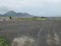 Papua Neuguinea. Provinz East New Britain. Der Vulkan Mt. Tavurvur begrub im Jahre 1994 die Stadt Rabaul unter seiner gewaltigen Aschewolke. Rabaul liegt seitdem unter einer meterhohen Ascheschicht. Heute befindet sich der Vulkan im Dornröschenschlaf.