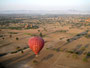 Myanmar. Bagan ist das weitläufigste buddhistische Ruinenfeld der Erde und eine der großartigsten Sehenswürdigkeiten Südostasiens. Mehr als 2.000 Tempel wurden hier über viele Jahrhunderte errichtet. 