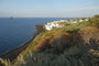 Süditalien. Die Insel Stromboli ist die nördlichste der Äolischen Inseln. Schwarze Vulkanstrände laden zum Baden und Erholen ein.