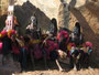 Mali. Das Dogonland. Der berühmte Maskentanz der Dogon. Stirbt ein Stammesmitglied, irrt seine Seele solange im Dorf umher, bis das erlösende Ritual, der Maskentanz vollzogen ist.