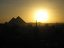 Ägypten. Hauptstadt Kairo. Sonnenuntergang an den Pyramiden von Gizeh.