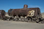 Bolivien. In der Nähe des Salar de Uyuni liegt der Cementerio de Trenes, ein Zugfriedhof, der an die Vergangenheit Uyunis als Eisenbahnknotenpunkt erinnert. Unzählige Lokomotiven und Waggons rosten hier ganz langsam vor sich hin.