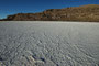 Bolivien. Im Südwesten Boliviens, auf mehr als 3600 Metern Höhe, liegt der Salar de Uyuni, der größte Salzsee unserer Erde. Über 140 km lang und 110 km breit erstreckt sich dieses weiße Wunder der Natur mit seiner fast 10 m dicken Salzkruste.
