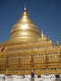 Myanmar. Bagan. Die Shwezigon-Pagode gilt als das Meisterwerk aller Tempelbauten in Bagan.