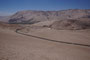 Chile. Fahrt vom Lauca Nationalpark hinunter nach Arica auf der neuen Andenstrasse.