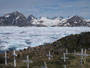 Grönland. Kulusuk. Der Friedhof. Die Inuit bestatten ihre Verstorbenen immer mit "Blick auf das Meer".