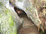 Papua Neuguinea. Provinz Eastern Highlands. Am Berg Mt.Gurupoka. Die heilige Höhle des Dorfes. Hier wurden früher Tiere und Menschen den Göttern geopfert.