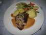 Papua Neuguinea. Einheimische Küche. Frisches Grillfleisch.