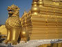 Myanmar. In der Stadt Mandalay. Die Kuthodaw-Pagode. Hier befinden sich die 729 Steintafeln mit der Lehre Buddhas.