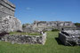 Mexico. Anders als alle anderen Maya-Fundstätten liegt Tulum direkt am Meer. Vermutlich war Tulum wegen seiner günstigen Lage am Meer ein wichtiger Handelsplatz der Maya und verfügte über ein gut entwickeltes Verteidigungssystem.