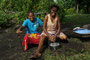 Vanuatu. Ein besonderer Höhepunkt ist der Besuch in den einheimischen Dörfern. Nur wenige Touristen finden den Weg hierher. Die gastfreundlichen Menschen leben von und mit der Natur.