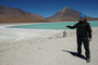 Bolivien. Das landschaftlich einmalige Lagunengebiet auf über 4.000 m Höhe. Die Laguna Verde liegt malerisch vor dem heiligen Berg der frühen Ureinwohner, dem 5920 m hohen Vulkan Licancabur.
