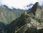 Peru. Machu Picchu. Das schönste und rätselhafteste Zeugnis der Inkazeit liegt auf 2.500 m Höhe. Vom Tal aus ist nichts von der gewaltigen Anlage zu sehen. Erst im Jahre 1911 wurden die Ruinen wiederentdeckt. Ein unbeschreiblicher Anblick.