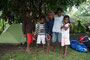 Vanuatu. Ein besonderer Höhepunkt ist der Besuch in den einheimischen Dörfern. Nur wenige Touristen finden den Weg hierher. Die gastfreundlichen Menschen leben von und mit der Natur.