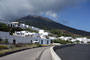 Süditalien. Die Insel Stromboli ist die nördlichste der Äolischen Inseln. Der gleichnamige Vulkan gilt als einer der aktivsten weltweit. Durch seine zuverlässigen Ausbrüche wird er seit der Antike "Leuchtturm des Mittelmeeres" genannt.