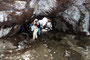 Süditalien. Sizilien. Der Ätna ist mit einer Höhe von ca. 3.350 m Europas mächtigster Vulkan. In den Lavafeldern finden sich Hohlräume und Höhlen, die durch Lufteinschlüsse in der heißen Lava entstanden sind. Die Erkundung ist ein einzigartiges Abenteuer.