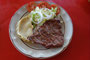 Mexico. Einheimische Spezialitäten. Ein phantastisch gegrilltes Arrachera-Steak.