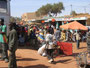 Mali. Das Dorf Douentza. Hier beginnt die Piste nach Timbuktu.