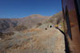 Argentinien. Mit dem Tren a las Nubes, dem Zug in die Wolken, befährt man eine der höchstgelegenen und spektakulärsten Eisenbahnstrecken der Erde. Über 13 Viadukte, durch 21 Tunnel, 2 Gleisspiralen und 2 "Zickzacks" fährt der Zug bis auf 4.188 m Höhe.