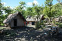 Vanuatu. Ein besonderer Höhepunkt ist der Besuch in den einheimischen Dörfern. Nur wenige Touristen finden den Weg hierher. Die gastfreundlichen Menschen leben von und mit der Natur.