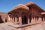 Indien. Fathepur Sikri. Palastanlage von Akbar dem Großen. Akbar hielt den Ort für wundertätig und glückbringend. Er beschloß 1569, seine Residenz von Agra hierher an diesen Ort zu verlegen. 
