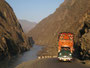 Pakistan. Der heilige Indus fließt nach über 3.000 km vom Himalaya in den Indischen Ozean.