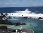 Madeira. Porto Moniz. Naturschwimmbecken aus Lavagestein.
