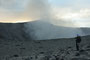 Vanuatu. Der Yasur ist einer der aktivsten Vulkane der Erde. Seit über 800 Jahren spuckt er fast im Minutentakt Lavafontänen, Steinbomben und Rauch in die Höhe. Dazu lassen gewaltige Explosionen die Erde beben. Ein phantastisches Naturschauspiel.