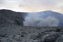 Vanuatu. Der Yasur ist einer der aktivsten Vulkane der Erde. Seit über 800 Jahren spuckt er fast im Minutentakt Lavafontänen, Steinbomben und Rauch in die Höhe. Dazu lassen gewaltige Explosionen die Erde beben. Ein phantastisches Naturschauspiel.