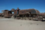 Bolivien. In der Nähe des Salar de Uyuni liegt der Cementerio de Trenes, ein Zugfriedhof, der an die Vergangenheit Uyunis als Eisenbahnknotenpunkt erinnert. Unzählige Lokomotiven und Waggons rosten hier ganz langsam vor sich hin.