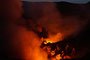 Vanuatu. Der Yasur ist einer der aktivsten Vulkane der Erde. Seit über 800 Jahren spuckt er fast im Minutentakt Lavafontänen, Steinbomben und Rauch in die Höhe. Dazu lassen gewaltige Explosionen die Erde beben. Ein phantastisches Naturschauspiel.