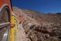 Argentinien. Mit dem Tren a las Nubes, dem Zug in die Wolken, befährt man eine der höchstgelegenen und spektakulärsten Eisenbahnstrecken der Erde. Über 13 Viadukte, durch 21 Tunnel, 2 Gleisspiralen und 2 "Zickzacks" fährt der Zug bis auf 4.188 m Höhe.