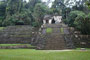 Mexico. Am Rande des Regenwaldes von Chiapas liegt die Ruinenstadt Palenque. Gegründet etwa 300 v. Chr. stand Palenque im 8. Jahrhundert n. Chr. in voller Blüte. Die beeindruckenden Bauten zeugen vom Reichtum dieser Zeit.