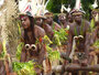 Papua Neuguinea. Provinz East New Britain. Masken-Zeremonie in Kokopo. Einmal im Jahr treffen sich die Einheimischen aus allen Provinzen, um ihre Tänze und Riten aufzuführen. Mit Hilfe der traditionellen Masken sollen die bösen Geister vertrieben werden.