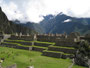 Peru. Machu Picchu. Das schönste und rätselhafteste Zeugnis der Inkazeit liegt auf 2.500 m Höhe. Vom Tal aus ist nichts von der gewaltigen Anlage zu sehen. Erst im Jahre 1911 wurden die Ruinen wiederentdeckt. Ein unbeschreiblicher Anblick.
