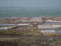 Expedition Danakil-Wüste. Der Afrera-See. Hier wird durch die natürliche Verdunstung des Wassers hochwertiges Salz gewonnen.