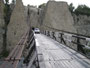 Pakistan. Provinz Gilgit-Baltistan. Die Brücke über den Kiu-Fluss ist 200 m lang und nur aus Holz und Seilen gefertigt.