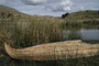 Bolivien. Der Titicaca-See. Die schwimmenden Inseln der Uro-Indianer. Die Plattformen werden aus verschnürten Schilfrohrbündeln erbaut. Die Uros leben vor allem vom Fischfang und heute auch vom Tourismus.