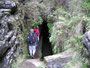 Madeira. Levadawanderung. Viele Kilometer führen die Levadas durch enge Tunnel.
