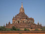 Myanmar. Bagan ist das weitläufigste buddhistische Ruinenfeld der Erde und eine der großartigsten Sehenswürdigkeiten Südostasiens. Mehr als 2.000 Tempel wurden hier über viele Jahrhunderte errichtet. 