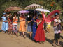 Myanmar. Das Dorf Alt-Bagan. Traditionelle Novizen-Zeremonie.