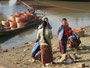 Myanmar. Am Ufer des Irrawaddy-Fluß.