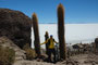 Bolivien. Im Südwesten Boliviens, auf mehr als 3600 Metern Höhe, liegt der Salar de Uyuni, der größte Salzsee unserer Erde. Inmitten dieses weißen Meeres erhebt sich wie eine Fata Morgana die Insel Incahuasi mit ihren riesigen Kakteen.