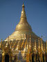 Myanmar. Hauptstadt Yangon. Die Shwedagon Pagode gilt als das Wahrzeichen des ganzen Landes. Die komplett vergoldete Pagode ist über 100 m hoch und an der Spitze mit Edelsteinen besetzt.