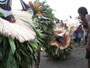 Papua Neuguinea. Provinz East New Britain-Stadt Kokopo. Um die Götter gnädig zu stimmen, werden sie von den Menschen ehrfurchtsvoll empfangen. Einmal im Jahr wird hier in Kokopo der tubuanische Geist an Land gebracht und mit der Kinavai-Zeremonie begrüßt.