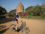 Myanmar. Bagan ist das weitläufigste buddhistische Ruinenfeld der Erde und eine der großartigsten Sehenswürdigkeiten Südostasiens. Mehr als 2.000 Tempel wurden hier über viele Jahrhunderte errichtet. 