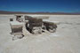 Argentinien. Die Salinas Grandes, die "grossen Salzseen" liegen im Grenzgebiet der Provinzen Salta und Jujuy in einem Hochtal auf etwa 3.450 m Höhe. Die Salzschicht ist ca. 30 cm stark.