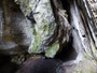 Papua Neuguinea. Provinz Eastern Highlands. Am Berg Mt.Gurupoka. Die heilige Höhle des Dorfes. Hier wurden früher Tiere und Menschen den Göttern geopfert.